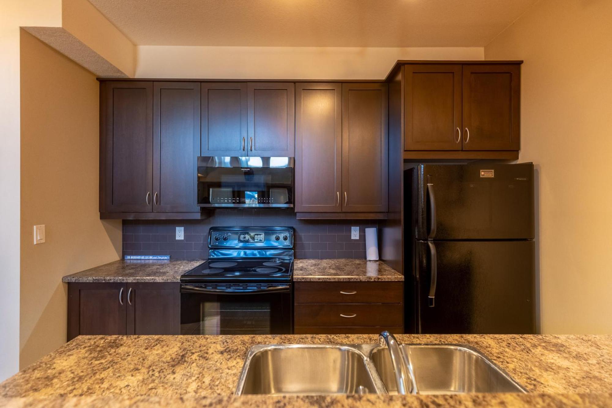 Silver Rock Condominiums By Fernie Central Reservations 外观 照片